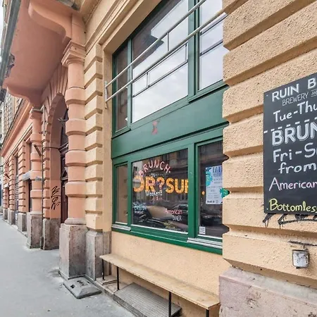 Very - Quiet Lägenhet Budapest