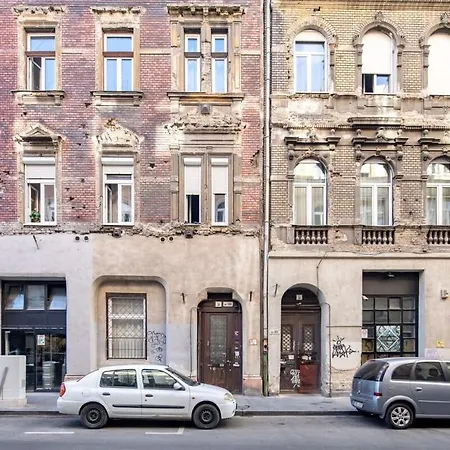 Very - Quiet Apartment